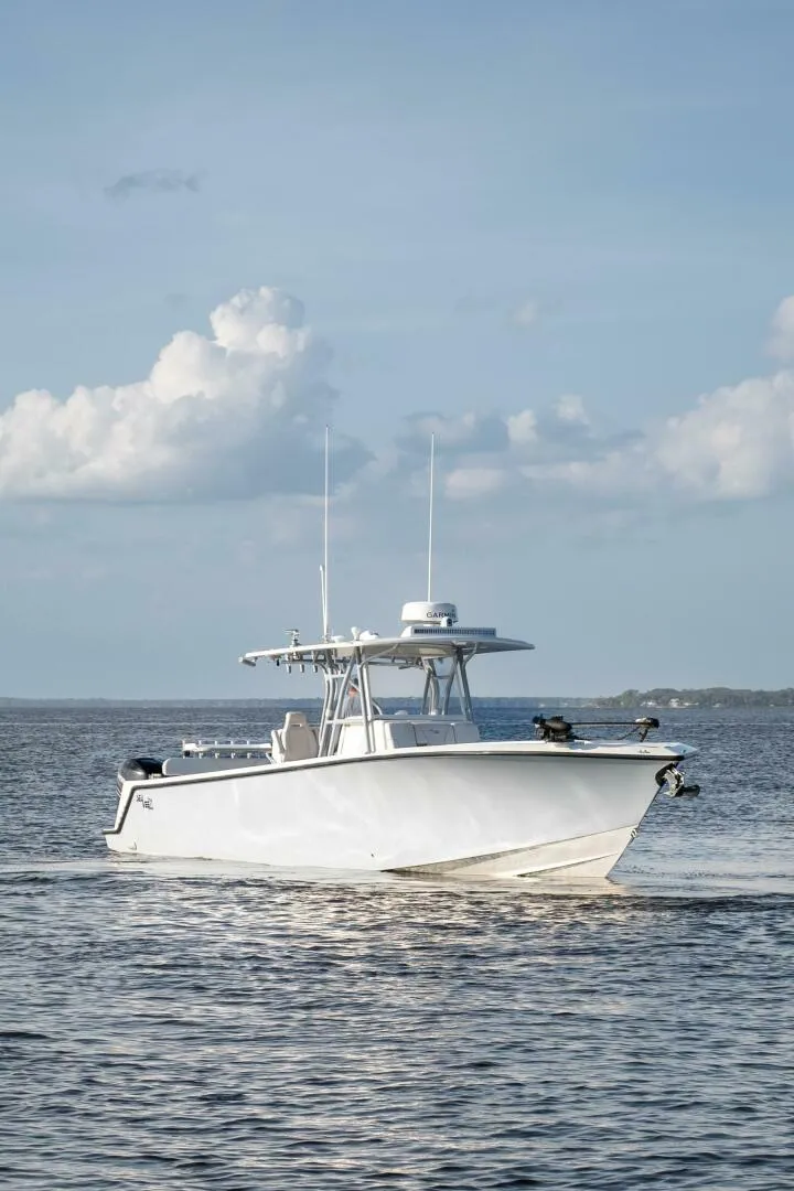 Slide: The Image of SeaVee 370Z 2021 - 4