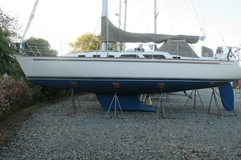 The Image of Sabre 402 2003 - 0