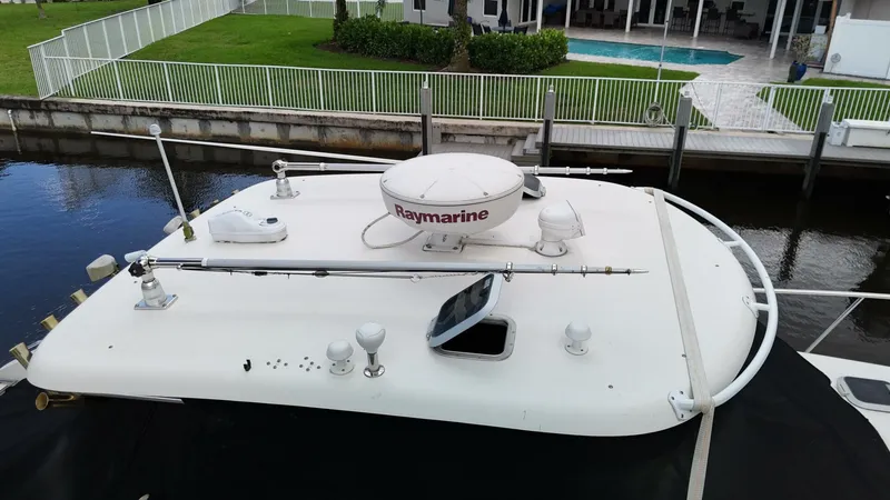 Slide: The Image of Pursuit 335 Offshore 2007 - 13