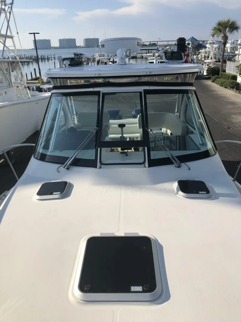 Slide: The Image of Pursuit 335 Offshore 2007 - 14