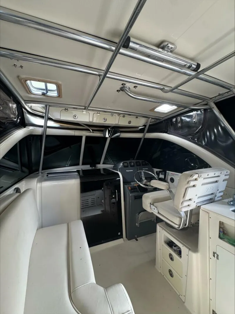 Slide: The Image of Pursuit 335 Offshore 2007 - 20