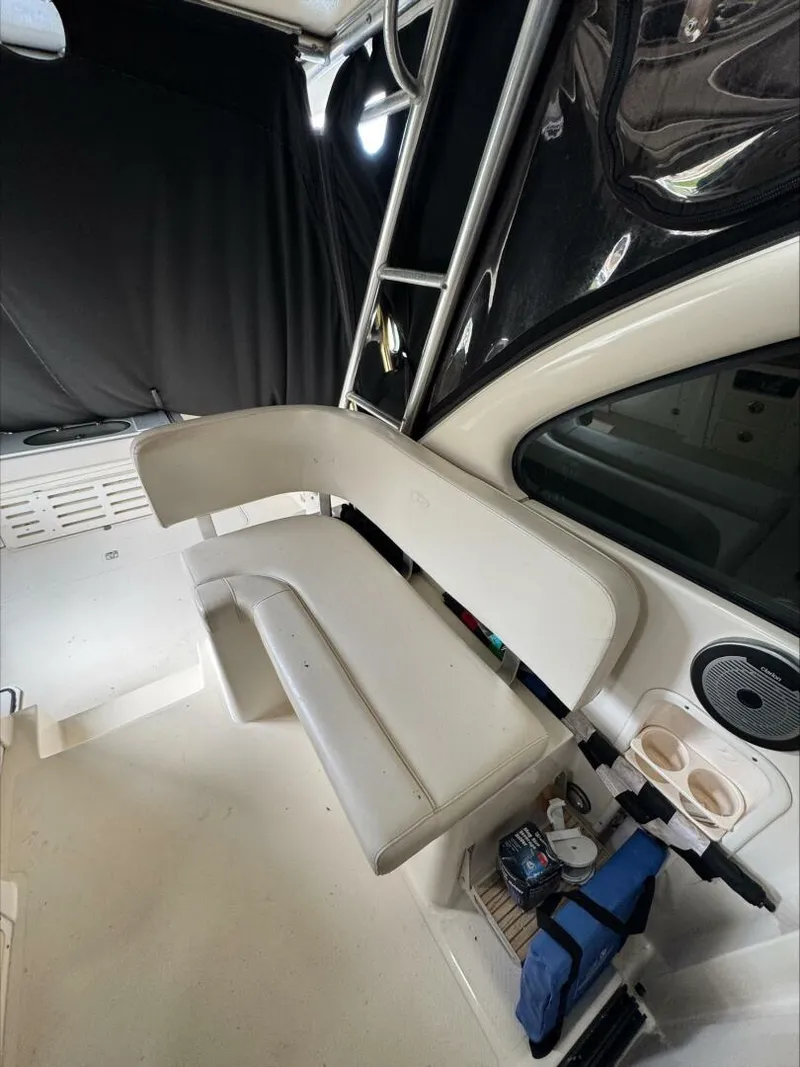 Slide: The Image of Pursuit 335 Offshore 2007 - 21