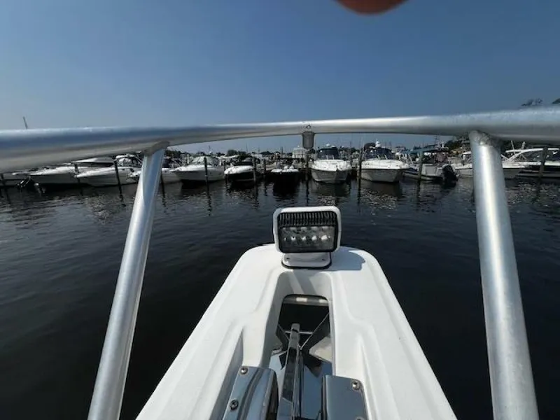 Slide: The Image of Mainship 390 2000 - 13