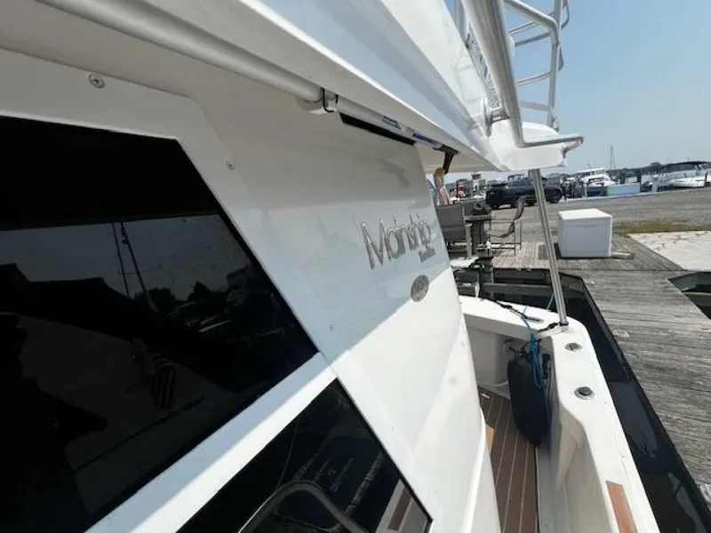 Slide: The Image of Mainship 390 2000 - 20