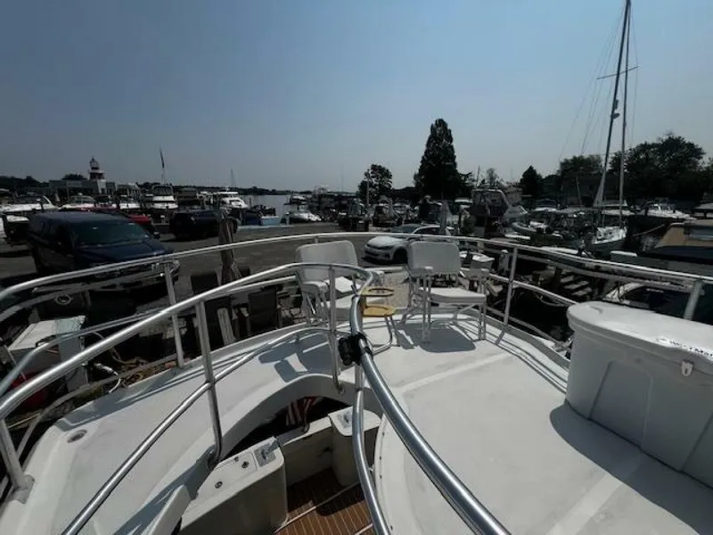 Slide: The Image of Mainship 390 2000 - 45