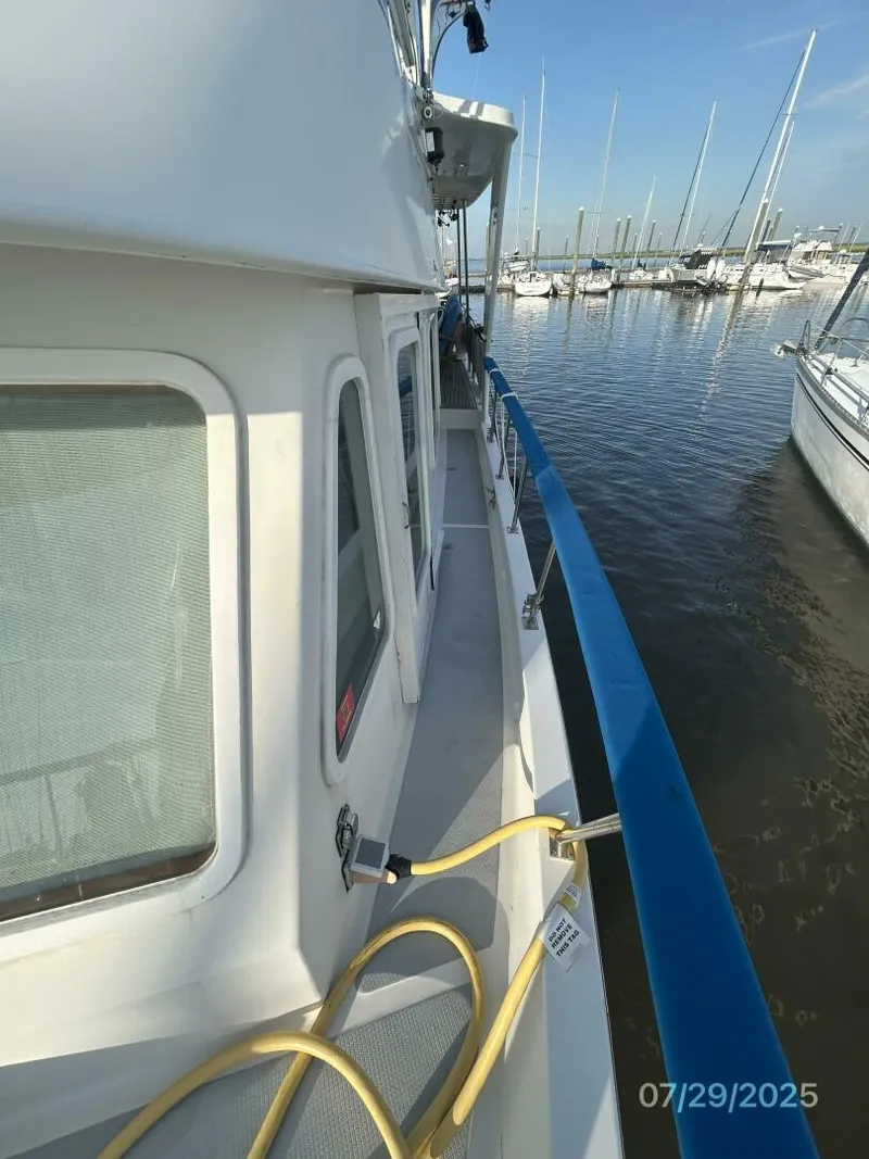 Slide: The Image of DeFever Offshore Cruiser 1989 - 10