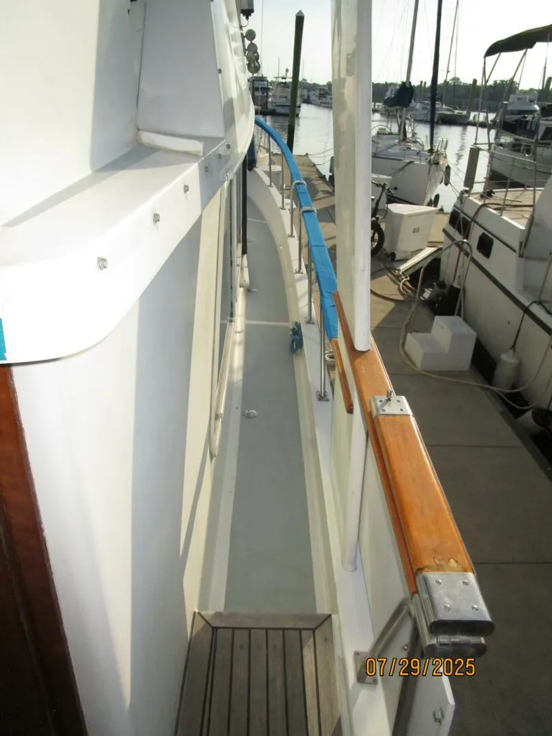 Slide: The Image of DeFever Offshore Cruiser 1989 - 13