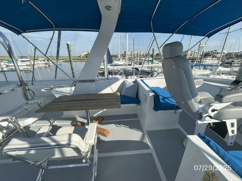 Slide: The Image of DeFever Offshore Cruiser 1989 - 16