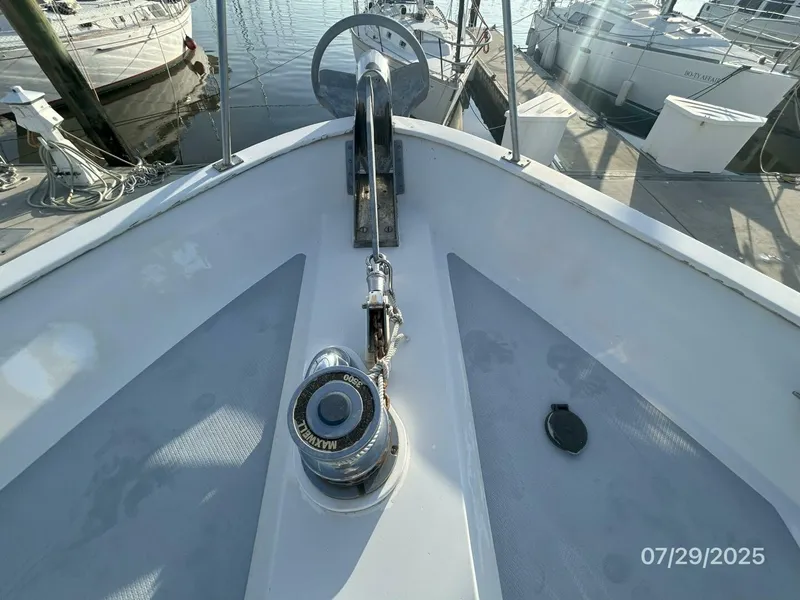 Slide: The Image of DeFever Offshore Cruiser 1989 - 4