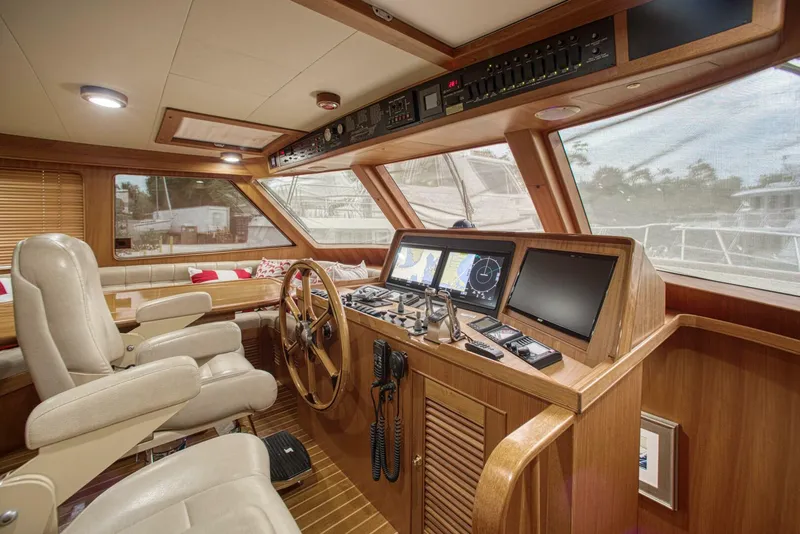 Slide: The Image of Marlow Explorer 70E 2011 - 19