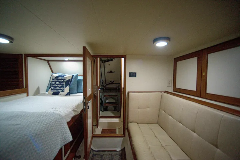 Slide: The Image of Marlow Explorer 70E 2011 - 36