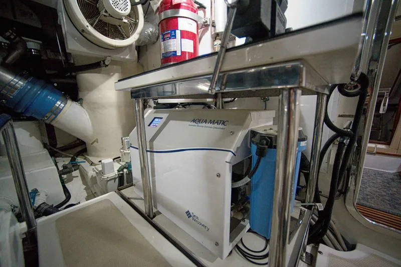 Slide: The Image of Marlow Explorer 70E 2011 - 40