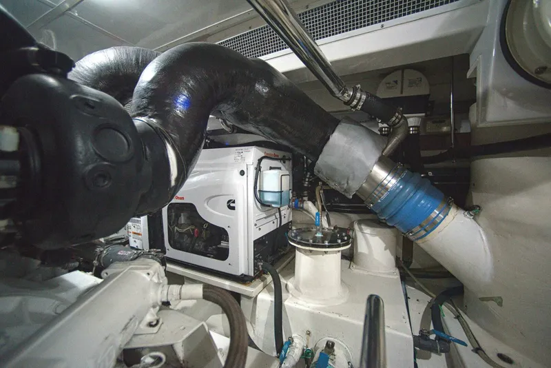 Slide: The Image of Marlow Explorer 70E 2011 - 41