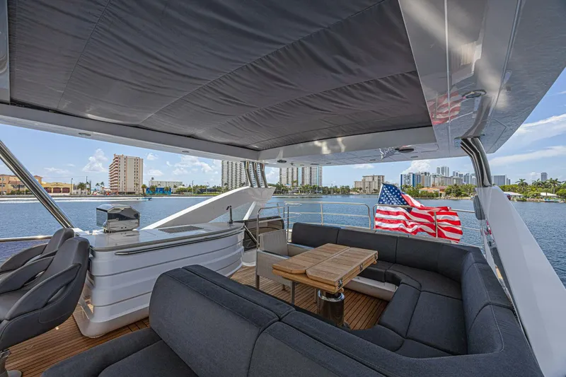 Slide: The Image of Sunseeker 75 Yacht 2017 - 20