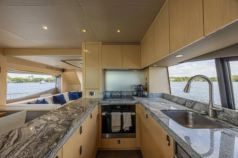 Slide: The Image of Sunseeker 75 Yacht 2017 - 34
