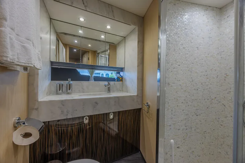 Slide: The Image of Sunseeker 75 Yacht 2017 - 46
