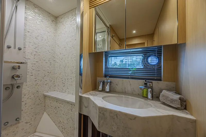 Slide: The Image of Sunseeker 75 Yacht 2017 - 50