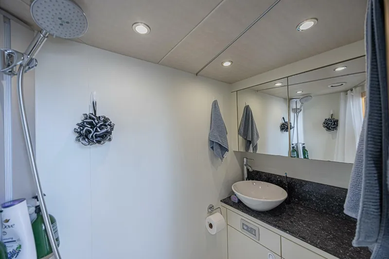 Slide: The Image of Sunseeker 75 Yacht 2017 - 53