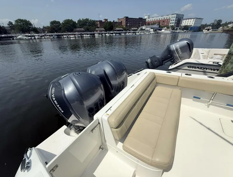 Slide: The Image of Pursuit ST 310 Sport Tender 2015 - 3