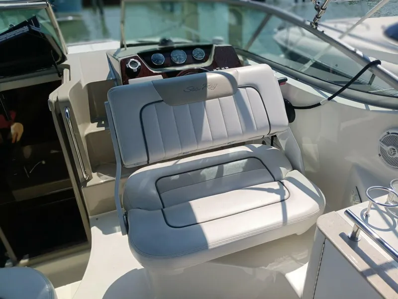 Slide: The Image of Sea Ray 260 Sundancer 2010 - 11