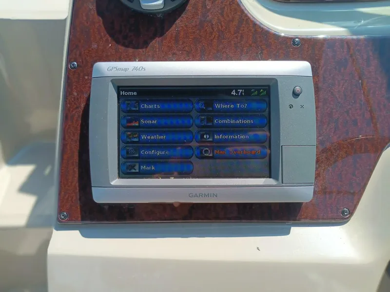 Slide: The Image of Sea Ray 260 Sundancer 2010 - 19
