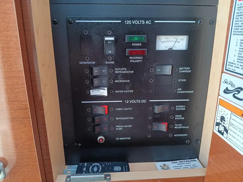 Slide: The Image of Sea Ray 260 Sundancer 2010 - 25