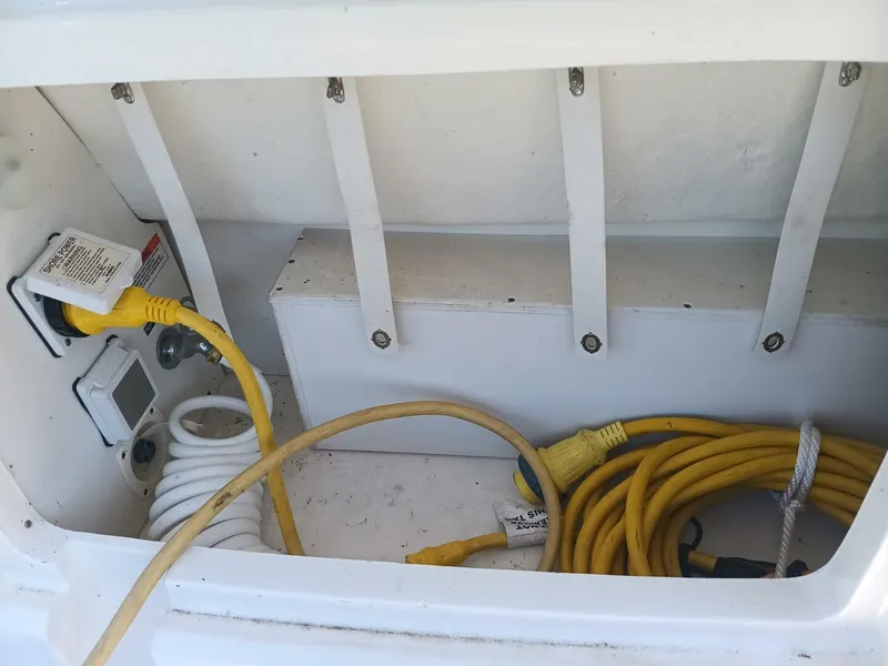 Slide: The Image of Sea Ray 260 Sundancer 2010 - 9