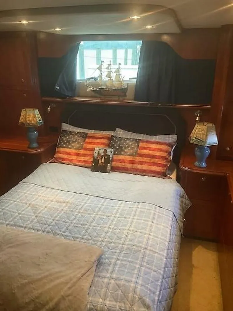 Slide: The Image of Cruisers 405 Express Motoryacht 2004 - 21