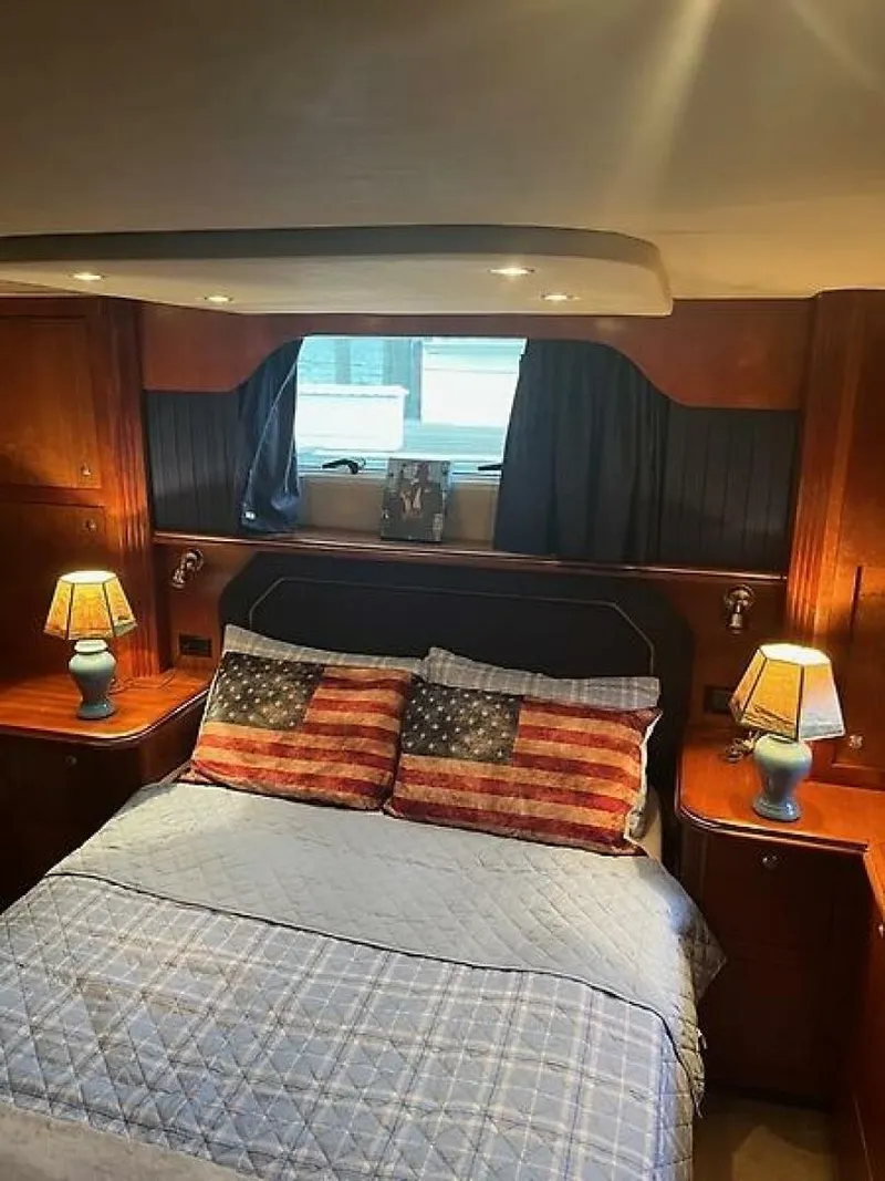 Slide: The Image of Cruisers 405 Express Motoryacht 2004 - 22