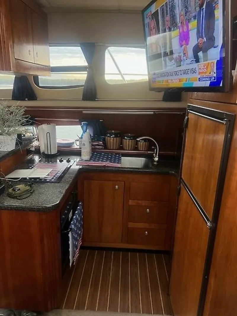 Slide: The Image of Cruisers 405 Express Motoryacht 2004 - 9