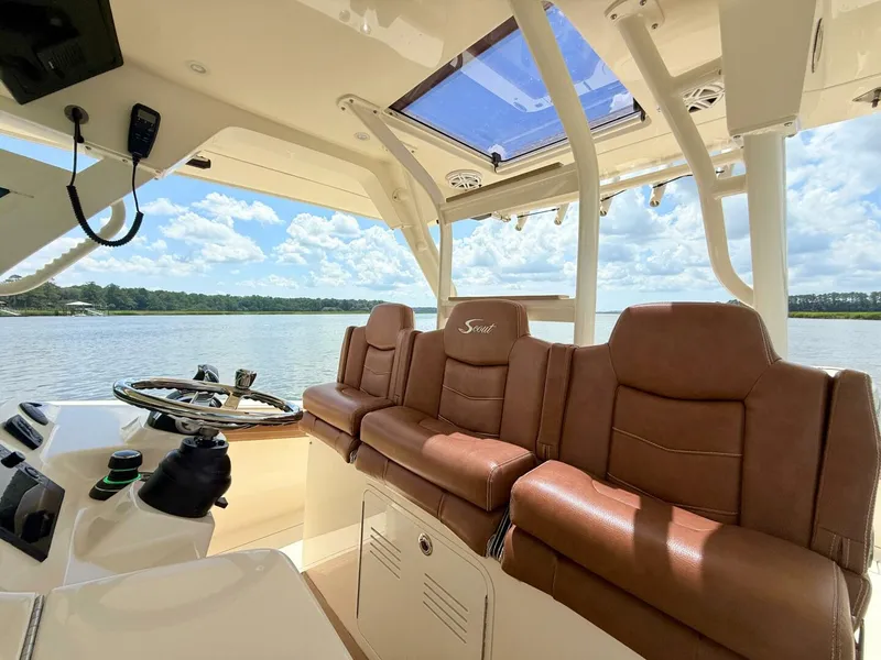 Slide: The Image of Scout 380 LXF 2020 - 26