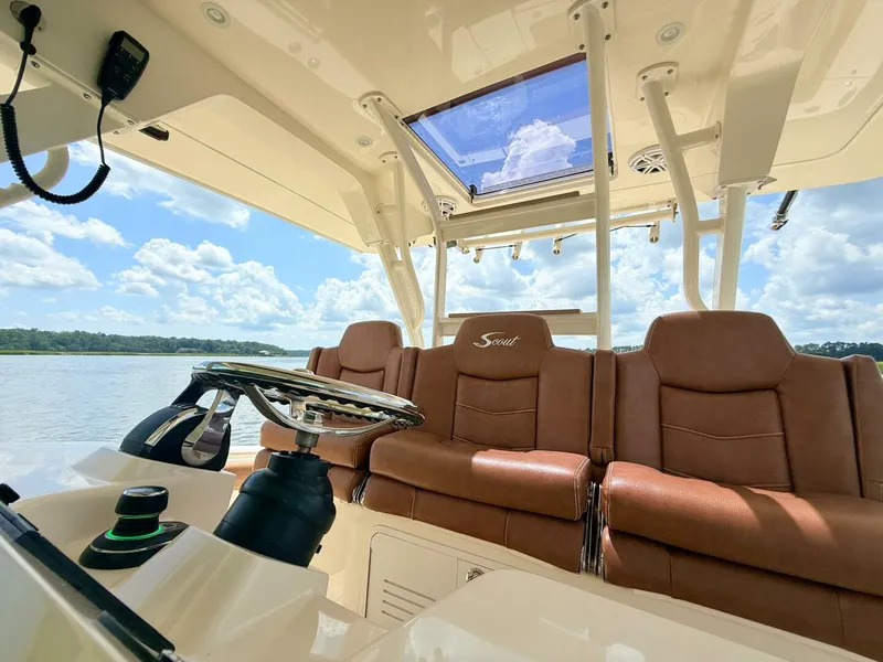 Slide: The Image of Scout 380 LXF 2020 - 27