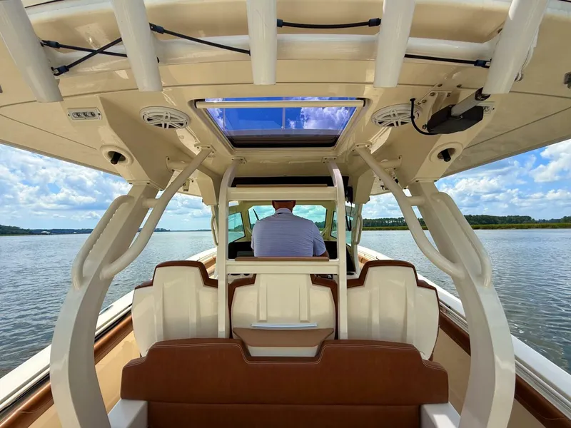 Slide: The Image of Scout 380 LXF 2020 - 39