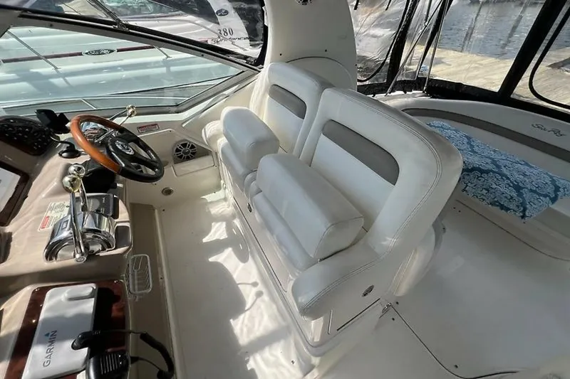 Slide: The Image of Sea Ray 320 Sundancer 2004 - 12