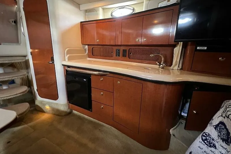 Slide: The Image of Sea Ray 320 Sundancer 2004 - 15