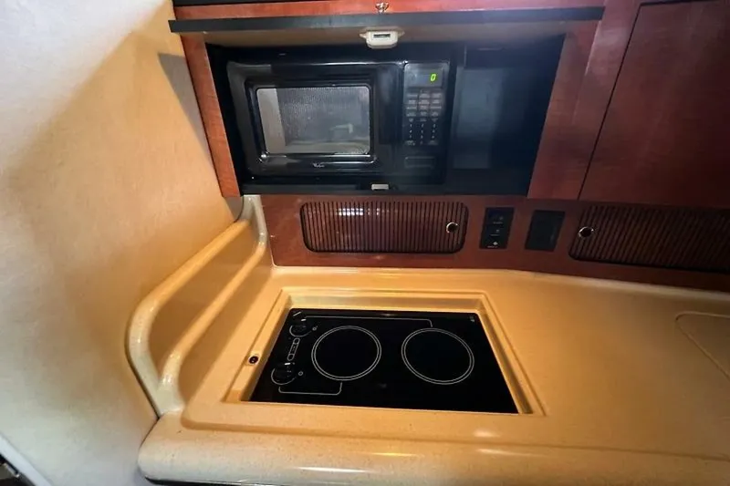Slide: The Image of Sea Ray 320 Sundancer 2004 - 17