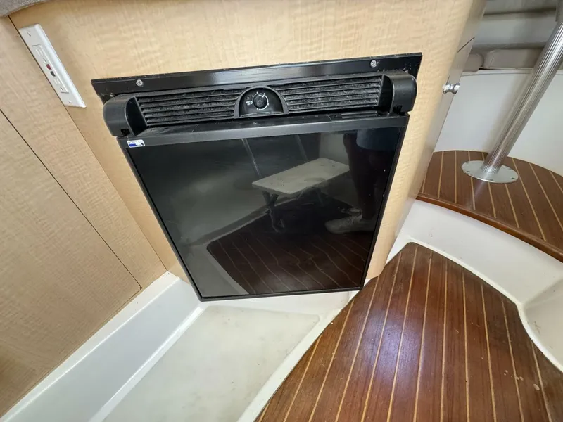 Slide: The Image of Boston Whaler 28 Conquest 1999 - 26