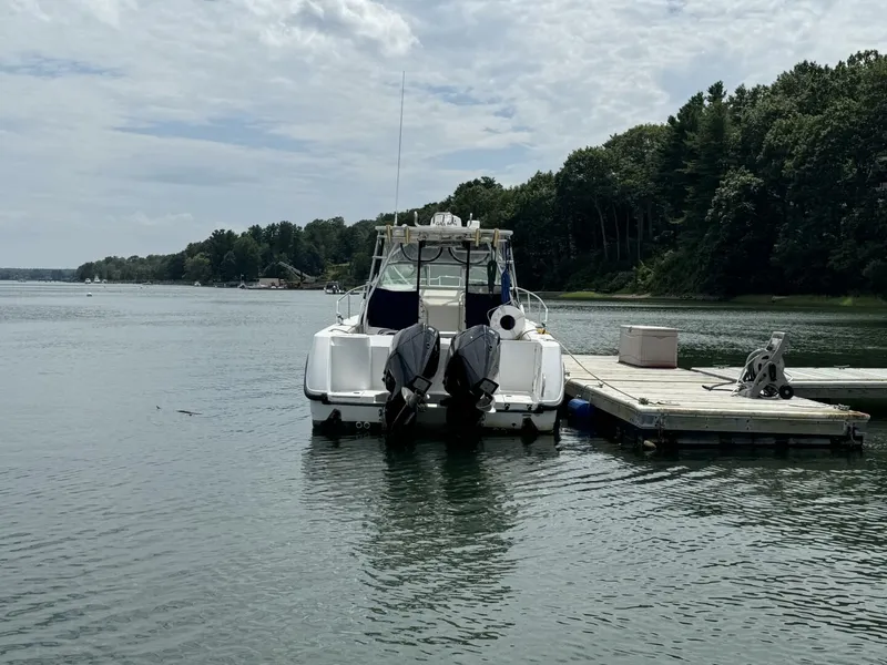 Slide: The Image of Boston Whaler 28 Conquest 1999 - 3