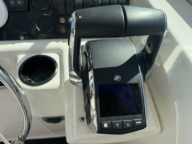 Slide: The Image of Boston Whaler 28 Conquest 1999 - 32