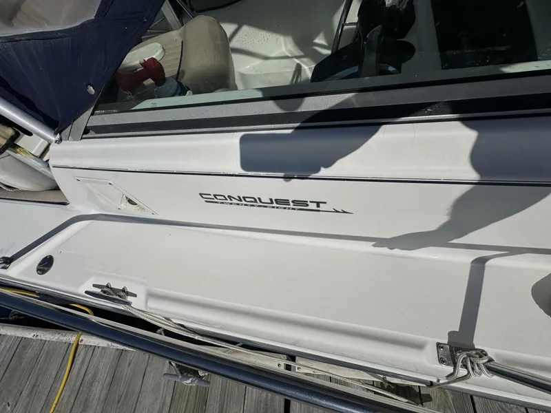 Slide: The Image of Boston Whaler 28 Conquest 1999 - 9