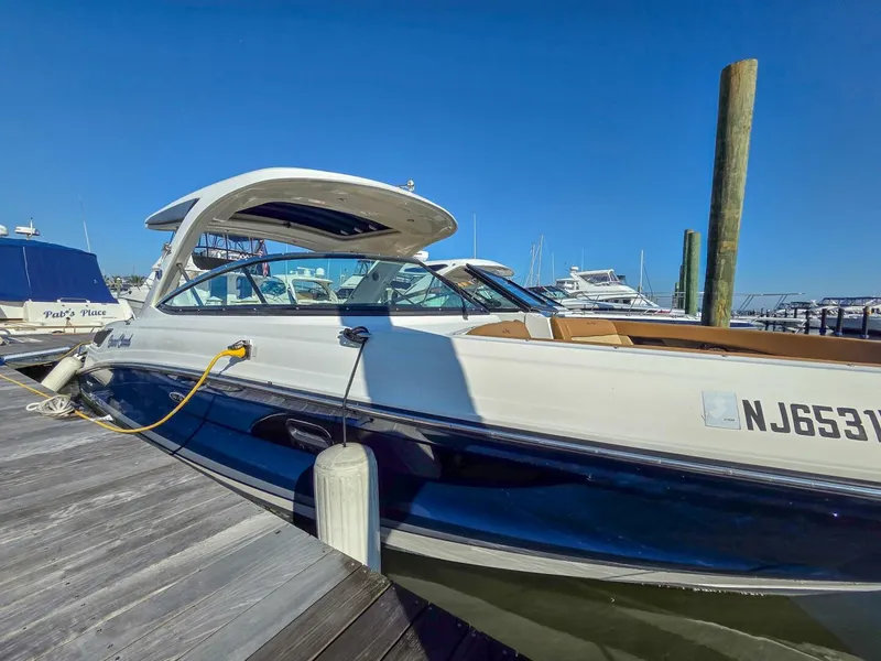 Slide: The Image of Sea Ray 350 SLX 2015 - 2
