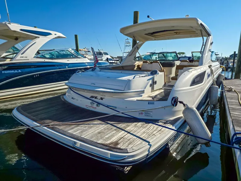 Slide: The Image of Sea Ray 350 SLX 2015 - 4