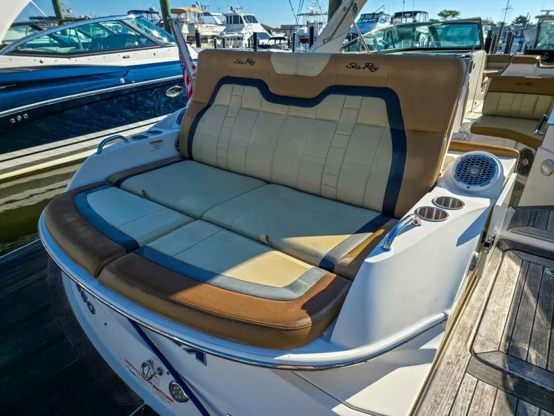 Slide: The Image of Sea Ray 350 SLX 2015 - 7