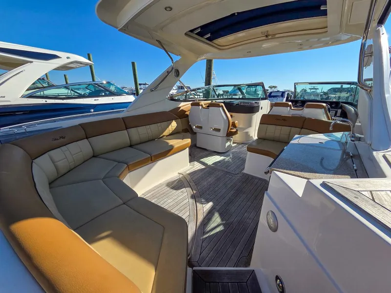 Slide: The Image of Sea Ray 350 SLX 2015 - 8