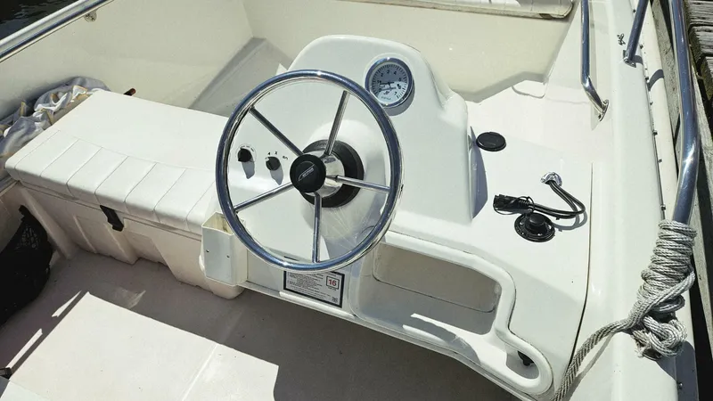 Slide: The Image of Boston Whaler 17 Super Sport 2012 - 4