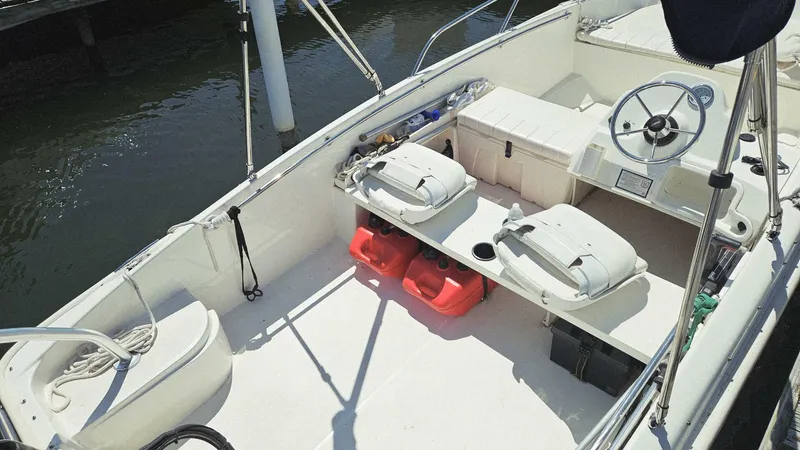Slide: The Image of Boston Whaler 17 Super Sport 2012 - 7