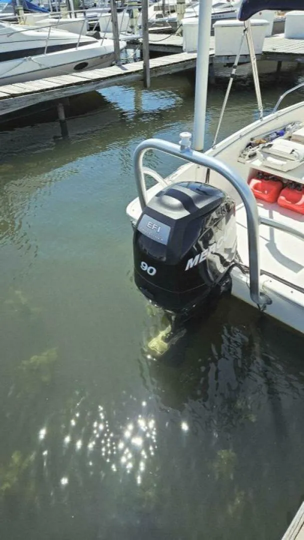 Slide: The Image of Boston Whaler 17 Super Sport 2012 - 8