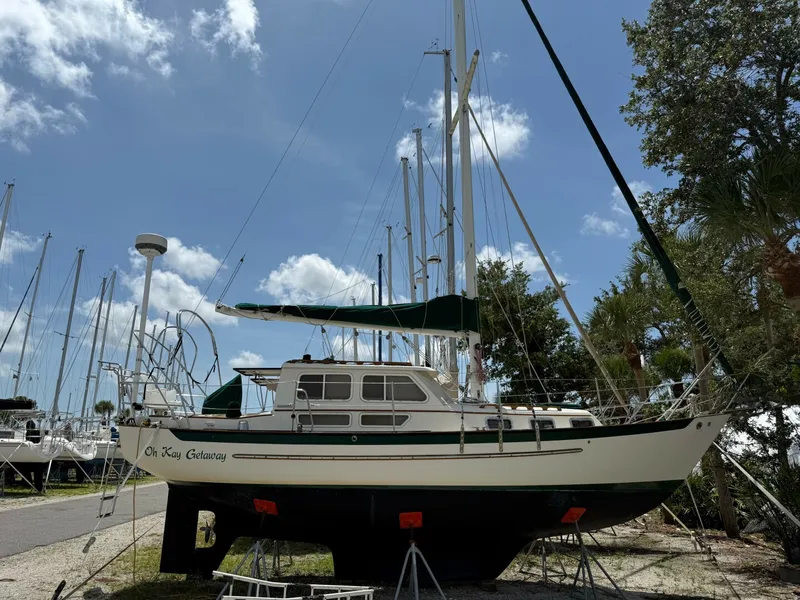 The Image of Pacific Seacraft Pilothouse 32 1994 - 0