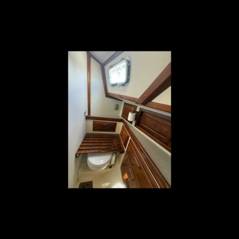 Slide: The Image of Pacific Seacraft Pilothouse 32 1994 - 11