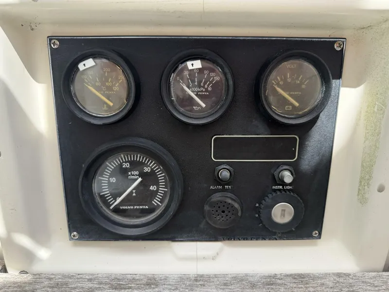 Slide: The Image of Pacific Seacraft Pilothouse 32 1994 - 15